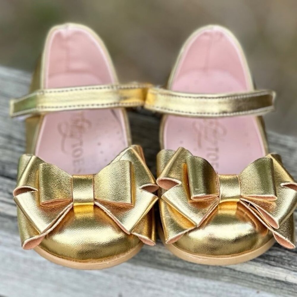 Itty bitty toes size 20(4)